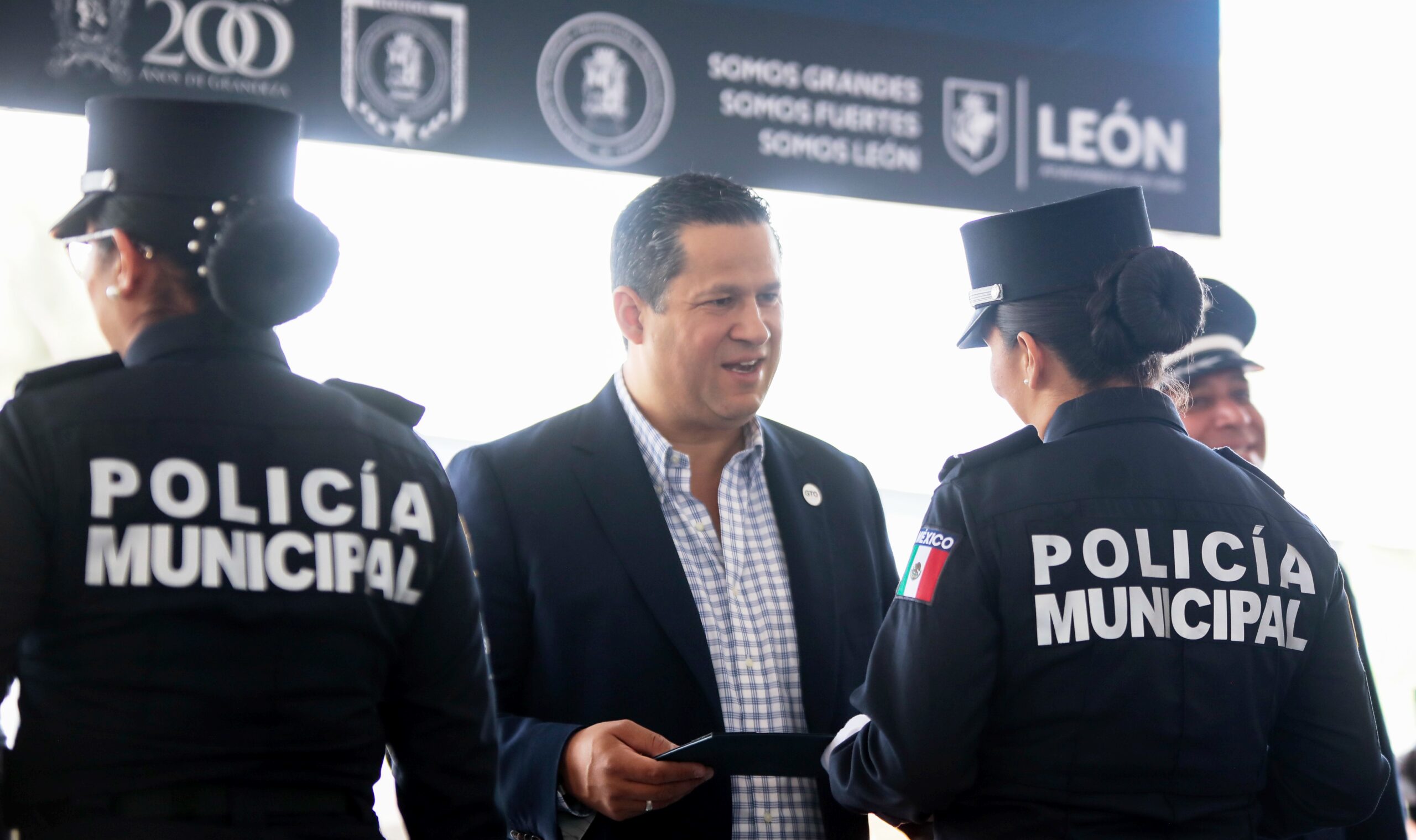 Egresan cadetes de la Academia Metropolitana de León - Periódico El ...